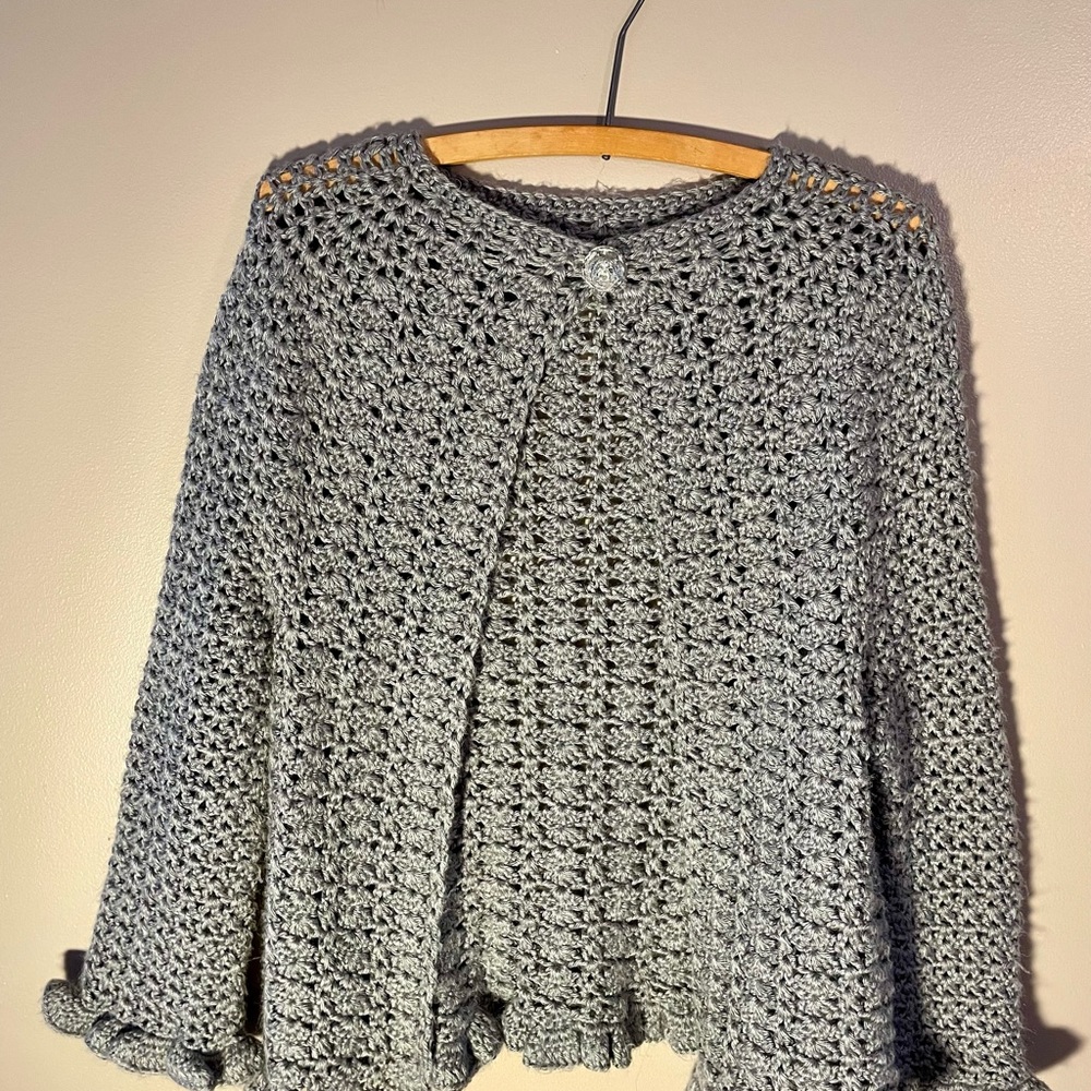 Hand Crochet Boho Women’s Gray Cardigan Sweater Ruffle Hem Size S Grandmacore